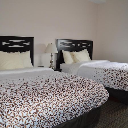 Auberge MacDonald Guest Inn Iroquois Falls Exterior foto
